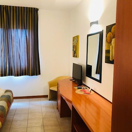 Hotel Softwood Реканаті Екстер'єр фото
