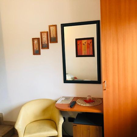 Hotel Softwood Реканаті Екстер'єр фото